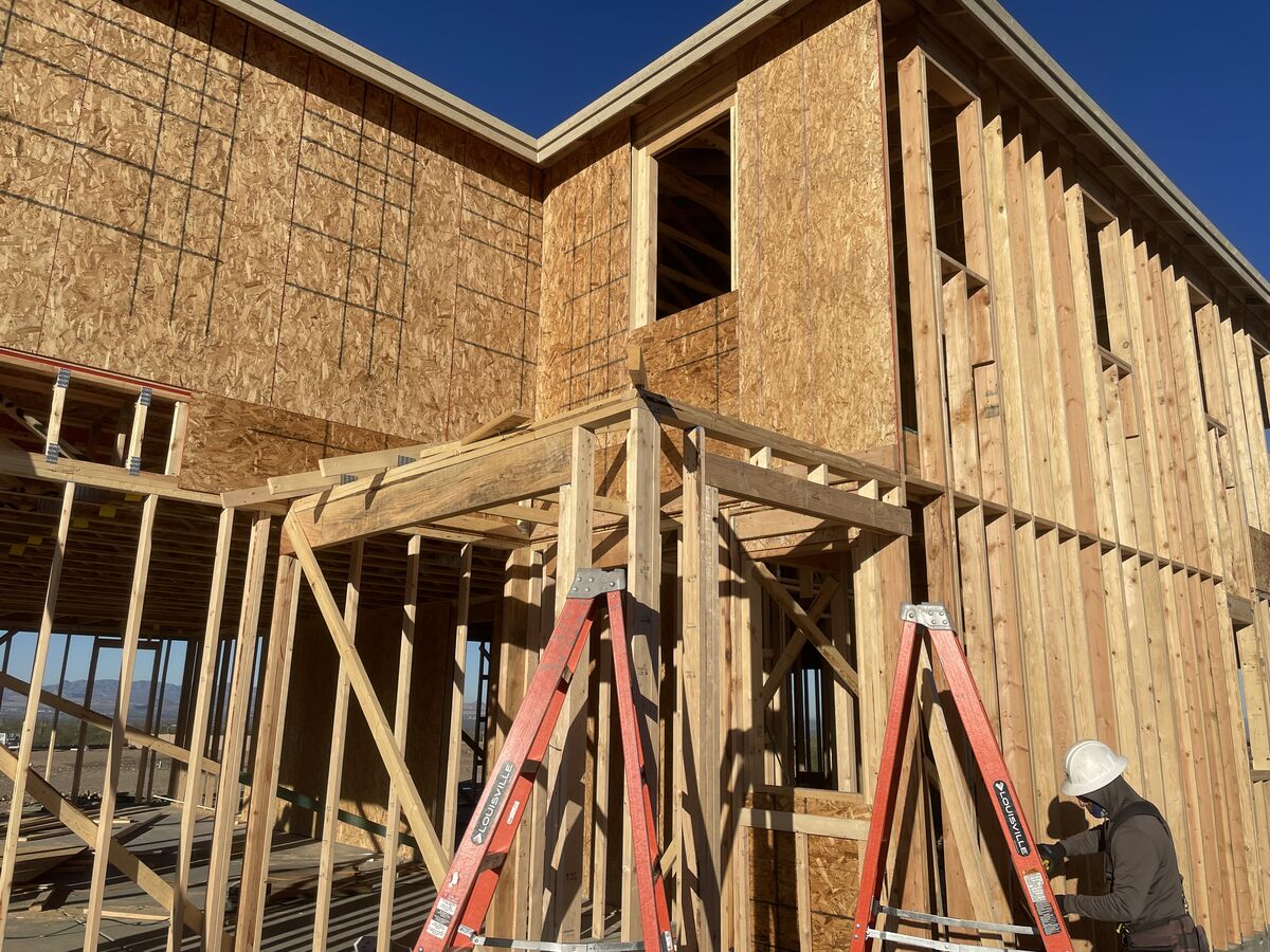 Roof framing structure